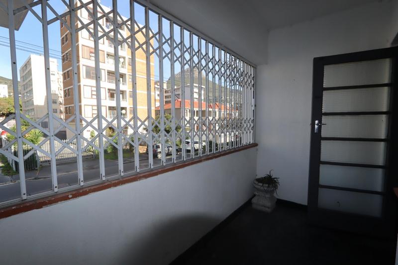 To Let 2 Bedroom Property for Rent in Gardens Western Cape